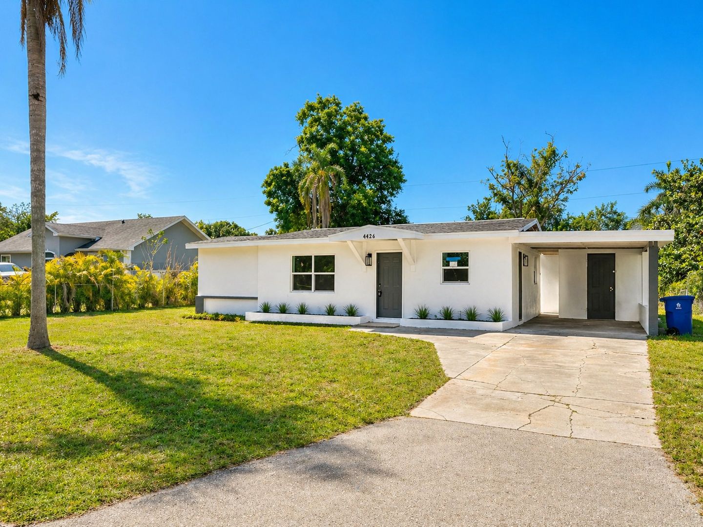 Fort Myers House: 4426 Poinsettia St