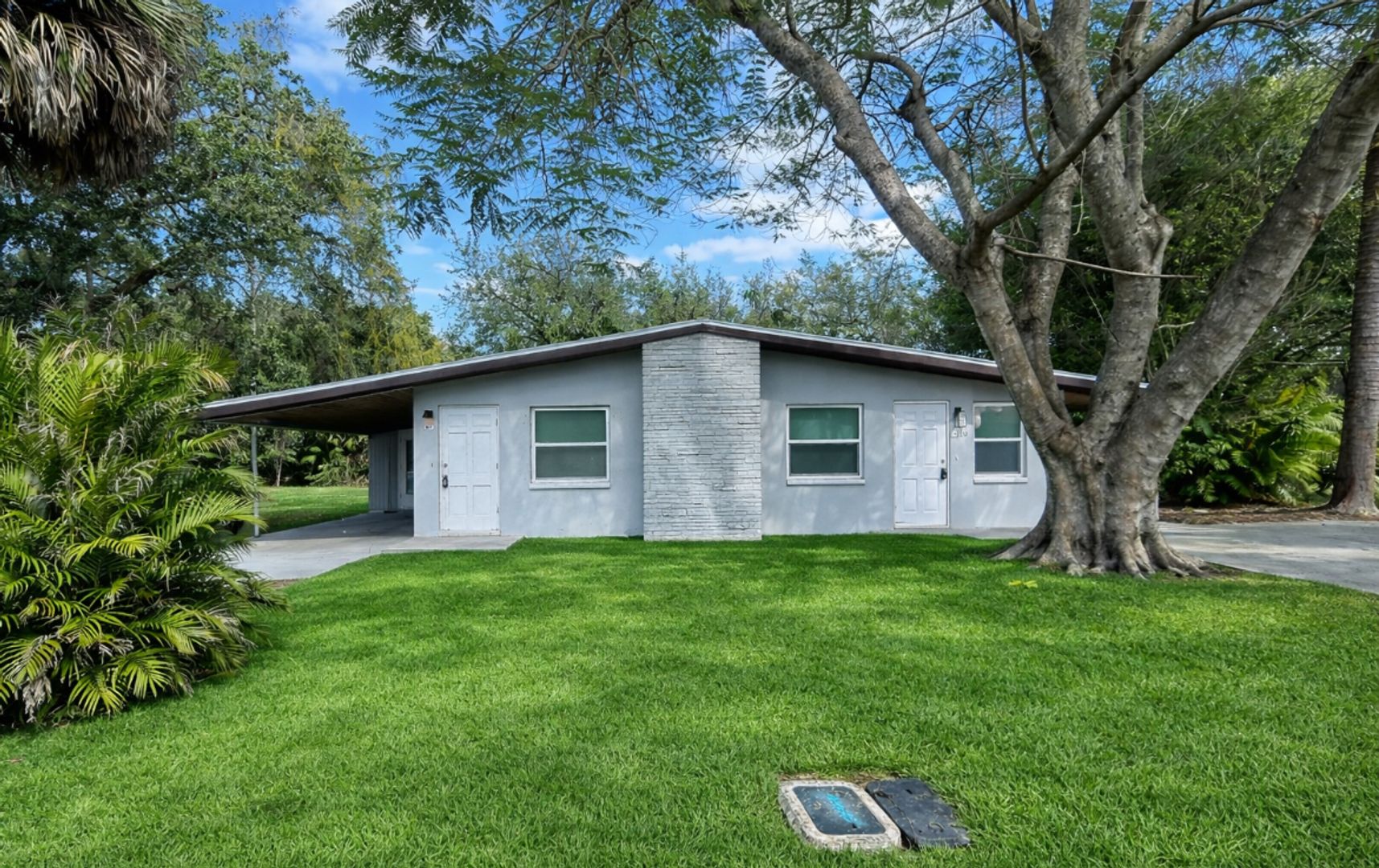 Fort Myers Apartment: 917/919 Freemont St & 3304/3306 Edgewood Ave