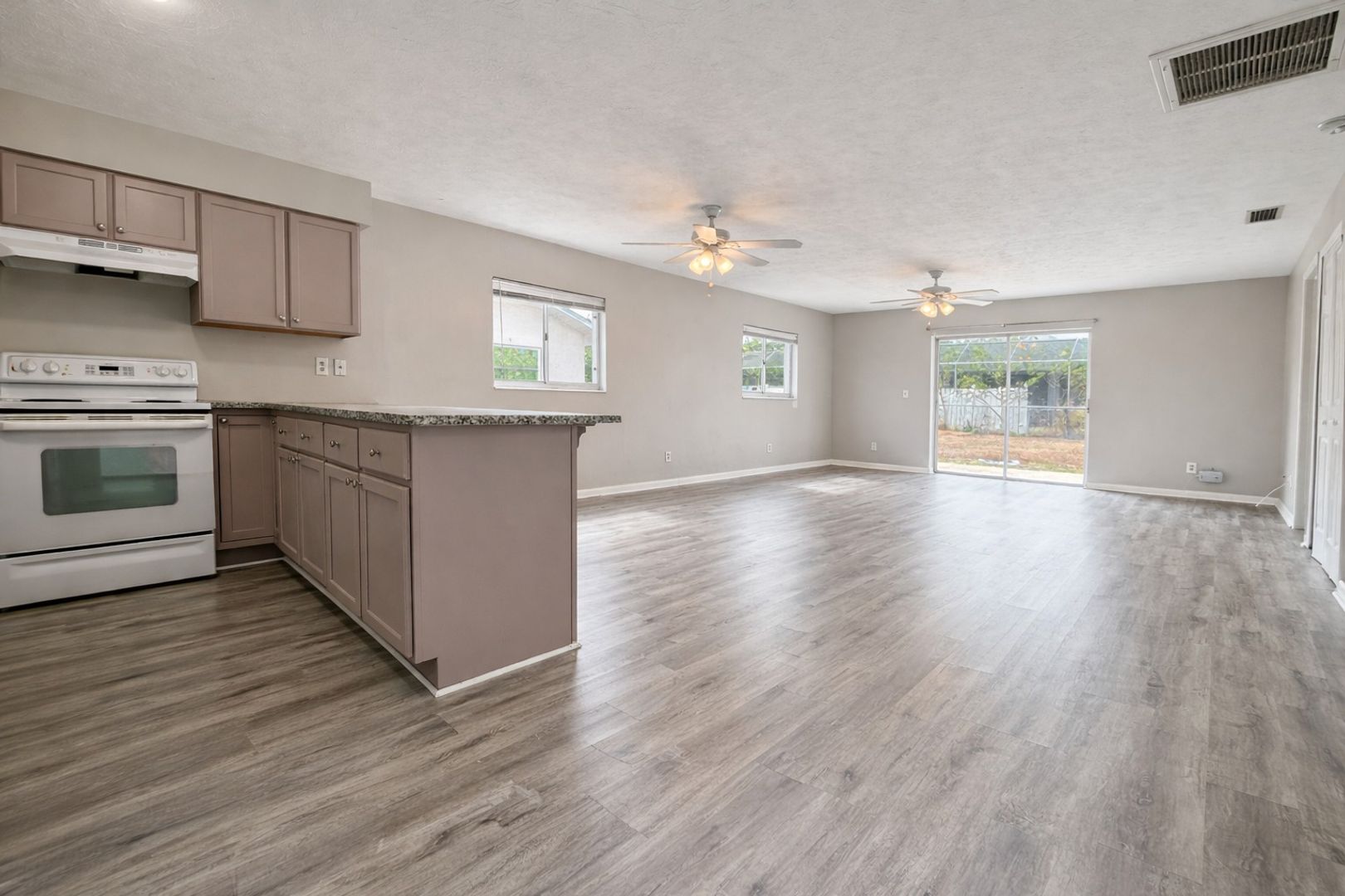 Cape Coral Apartment: 1718/1720 SW Santa Barbara PL