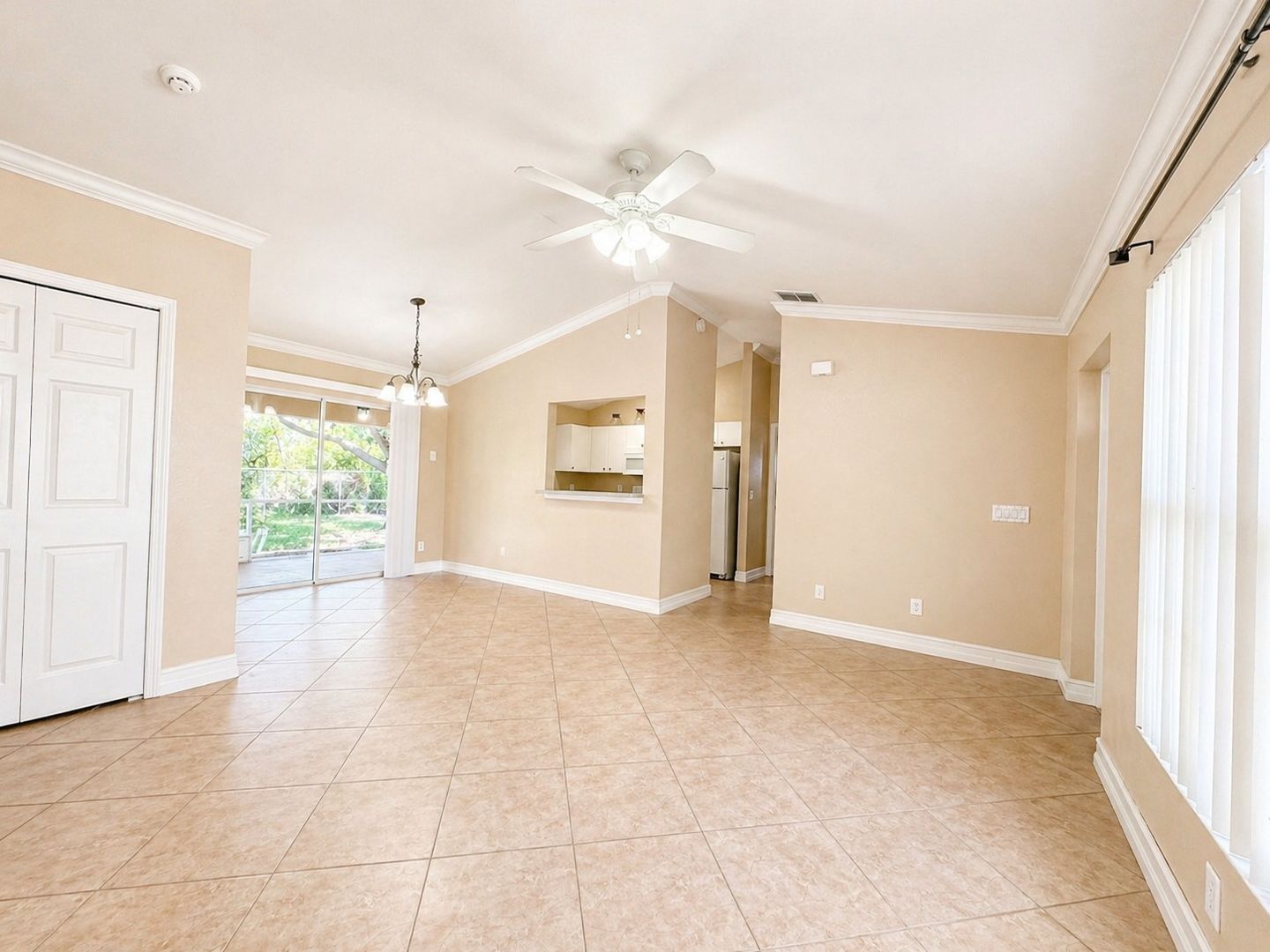 Cape Coral House: 1045 Ne 40th Ter