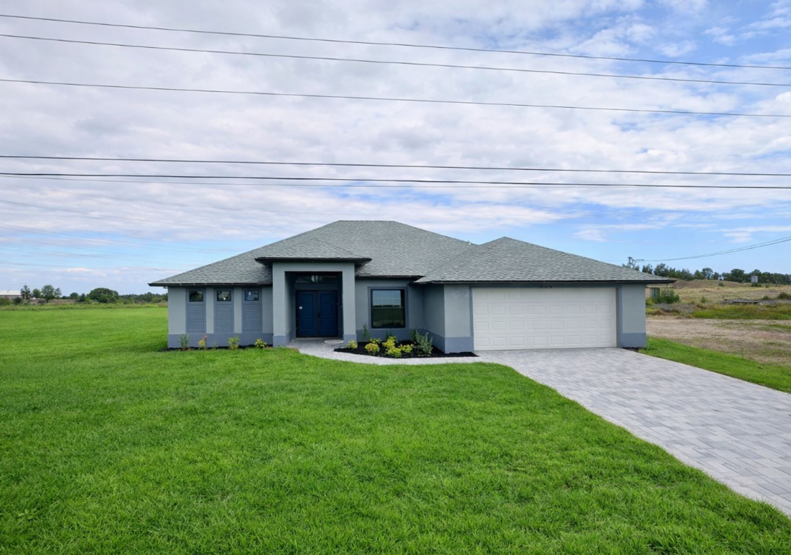 Cape Coral House: 529 SE 7th St