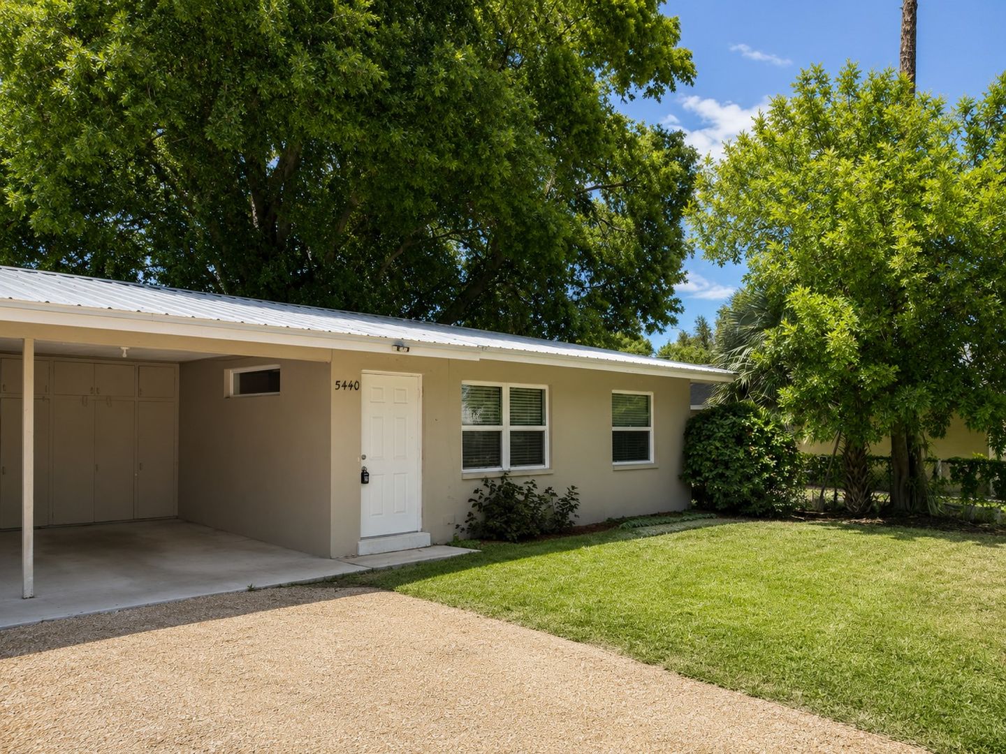 Fort Myers Apartment: 5440/5444 Eleventh Ave