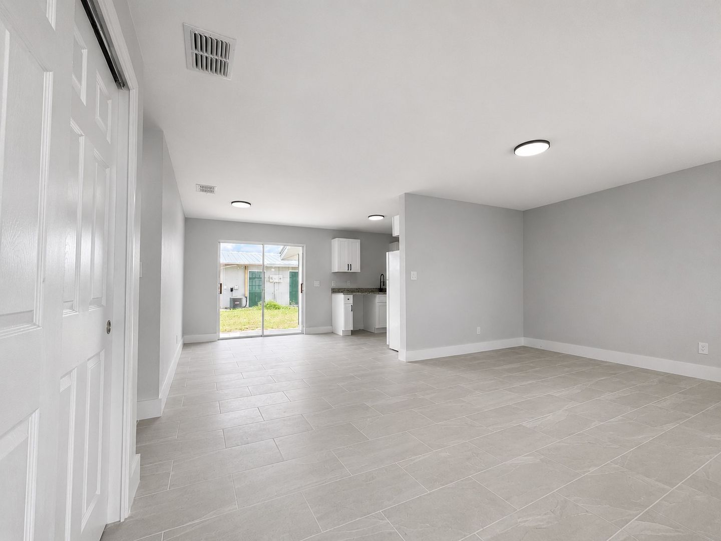 Fort Myers Apartment: 5422/5424 Ninth Ave