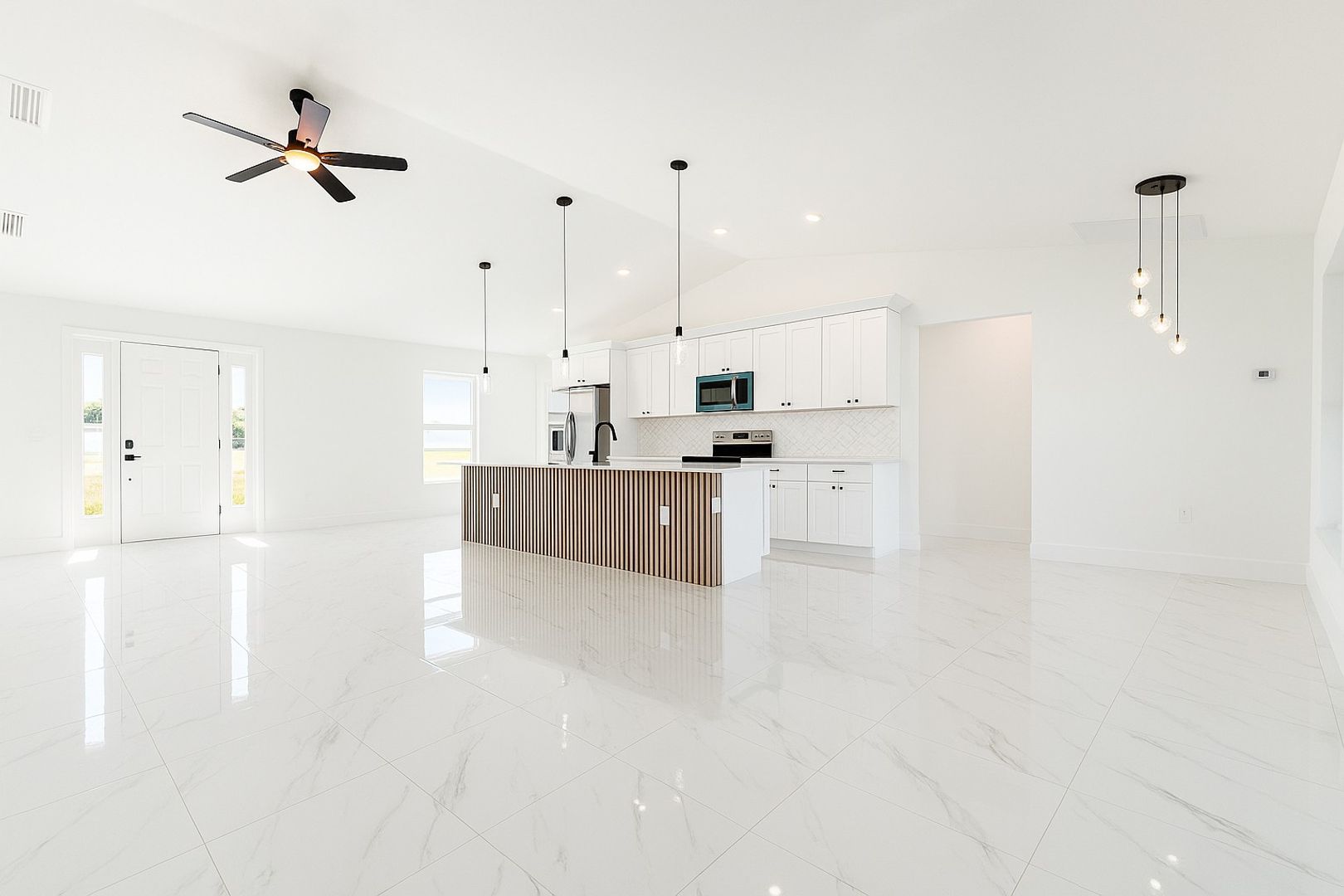 Cape Coral House: 717 NW 19th Ter