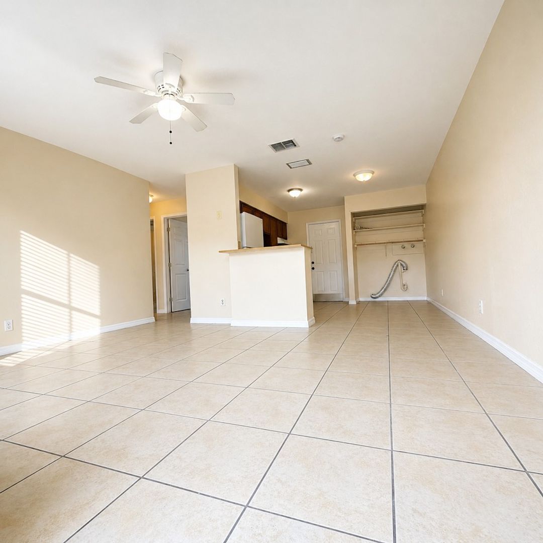 Fort Myers Apartment: 5647/5649 Sixth Ave