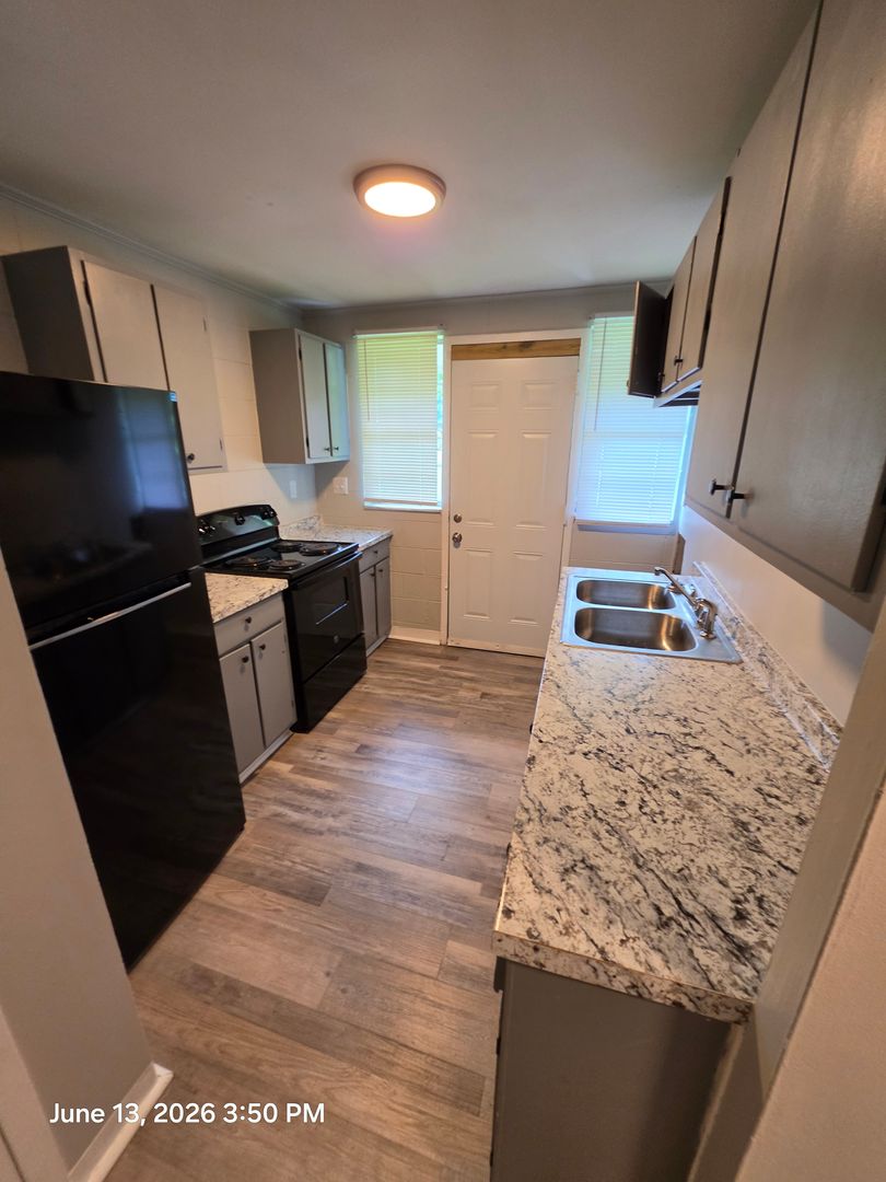 Rocky Top Apartment: 1139 Main Street