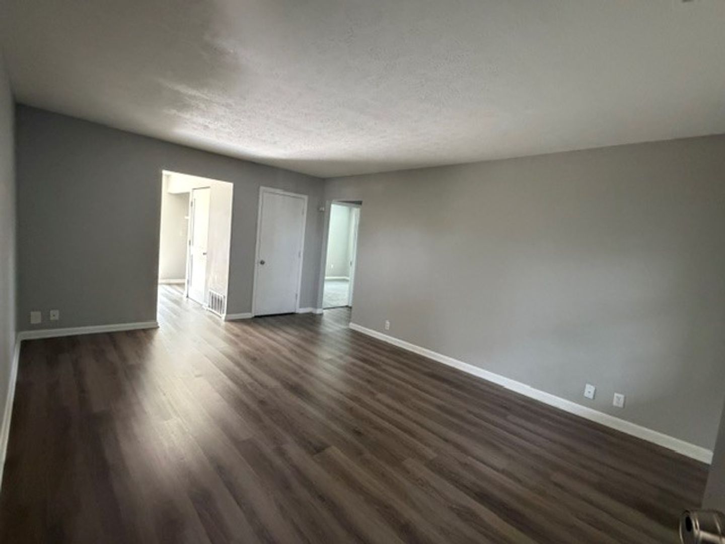 Lexmoor Apartments 7 of 12