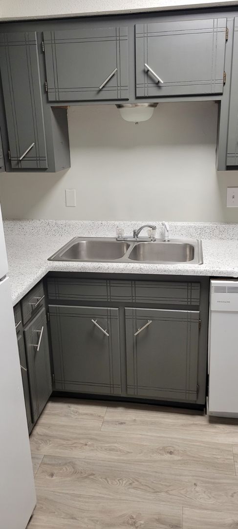 Rossville Apartment: 1591 Park City Road