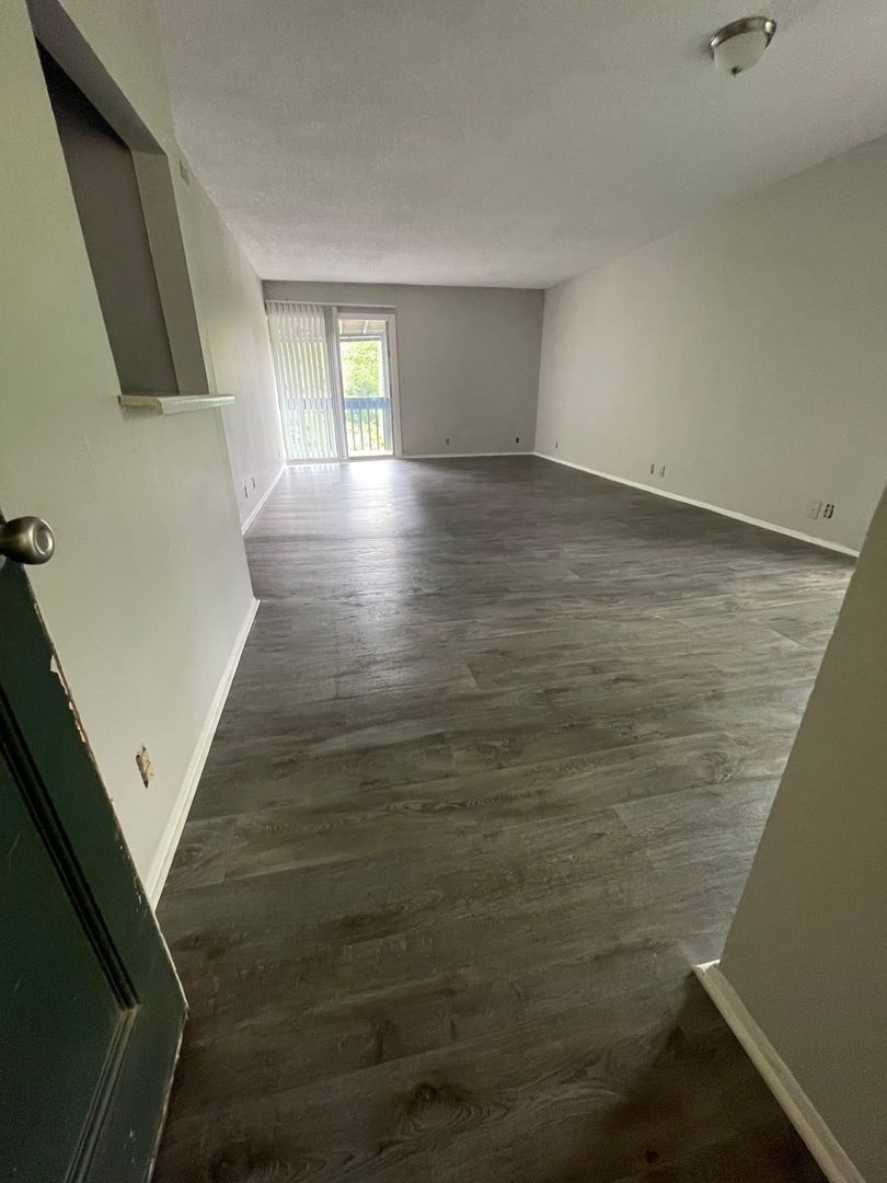 Rossville Apartment: 1591 Park City Road