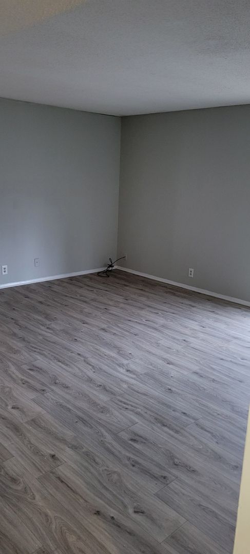 Rossville Apartment: 1591 Park City Road