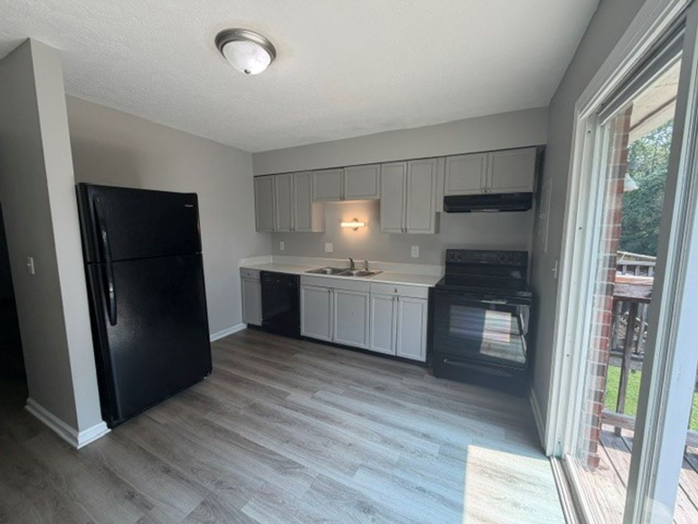 Lexmoor Apartments 9 of 12