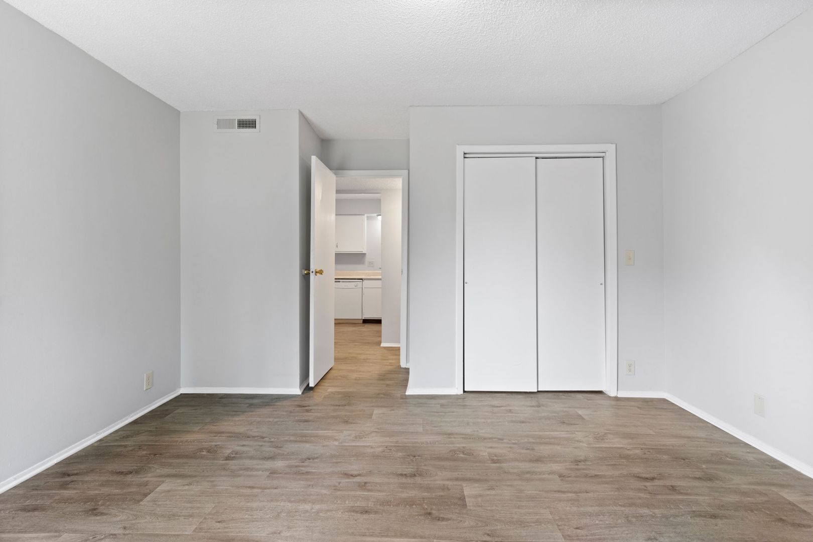 Rossville Apartment: 1591 Park City Road