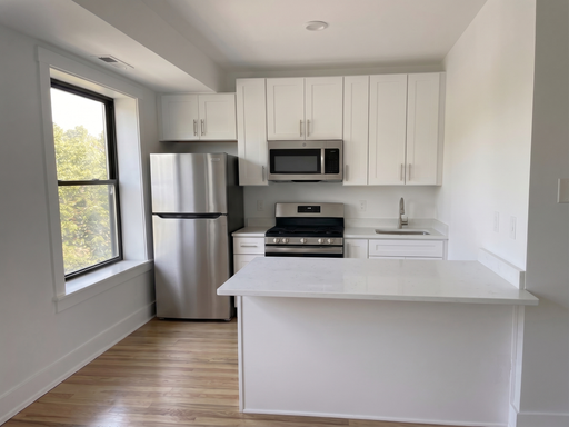 Brand New 2-Bed/1-Bath in the Heart of Wrigleyville – photo 1