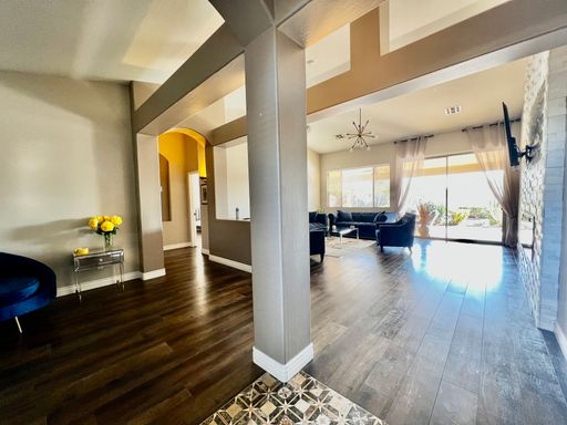 NORTH GLENDALE BEAUTY – photo 1