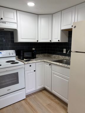1 Bedroom unit on Route 28 West Yarmouth.