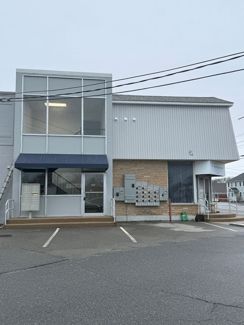 Hyannis Apartment: 235-239 Barnstable Road