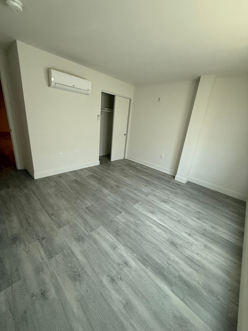 Hyannis Apartment: 235-239 Barnstable Road