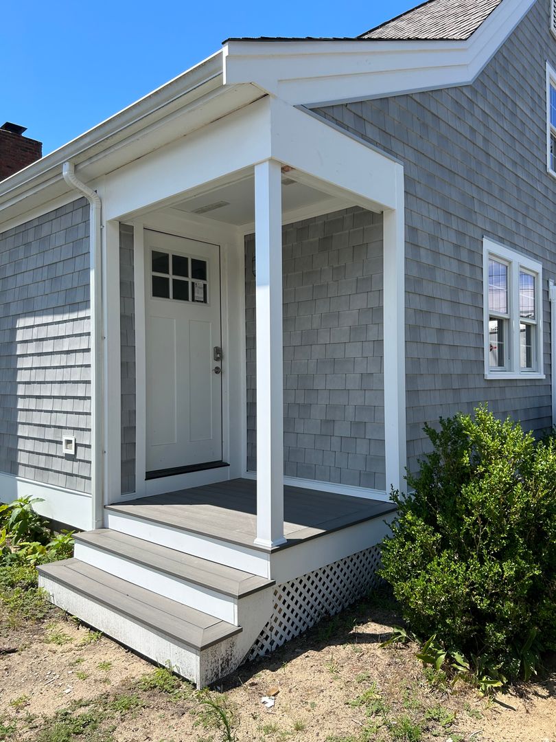 Dennisport House: 201 Lower County Road