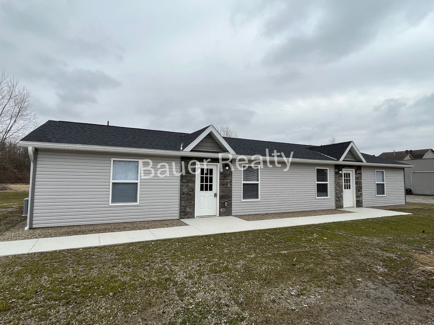 Willard Apartment: 103-107 E Pearl Street