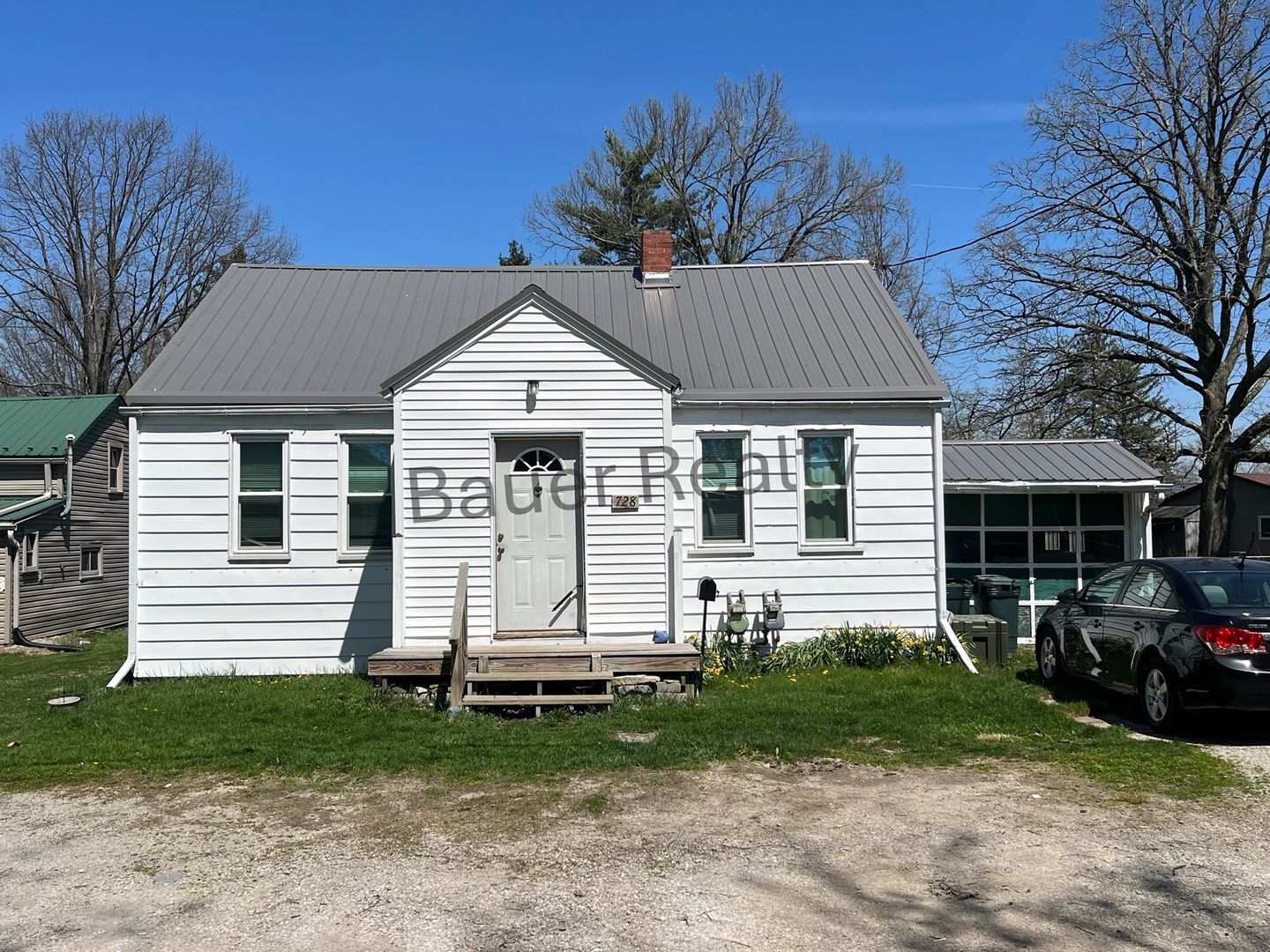 Ashland Apartment: 728 W 10th Street