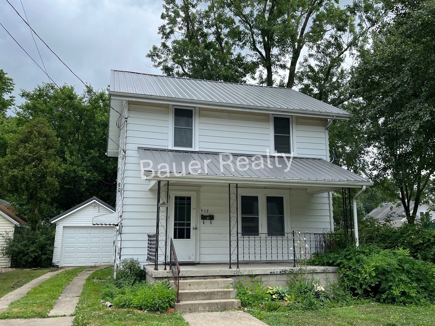 Ashland House: 917 Birch Street