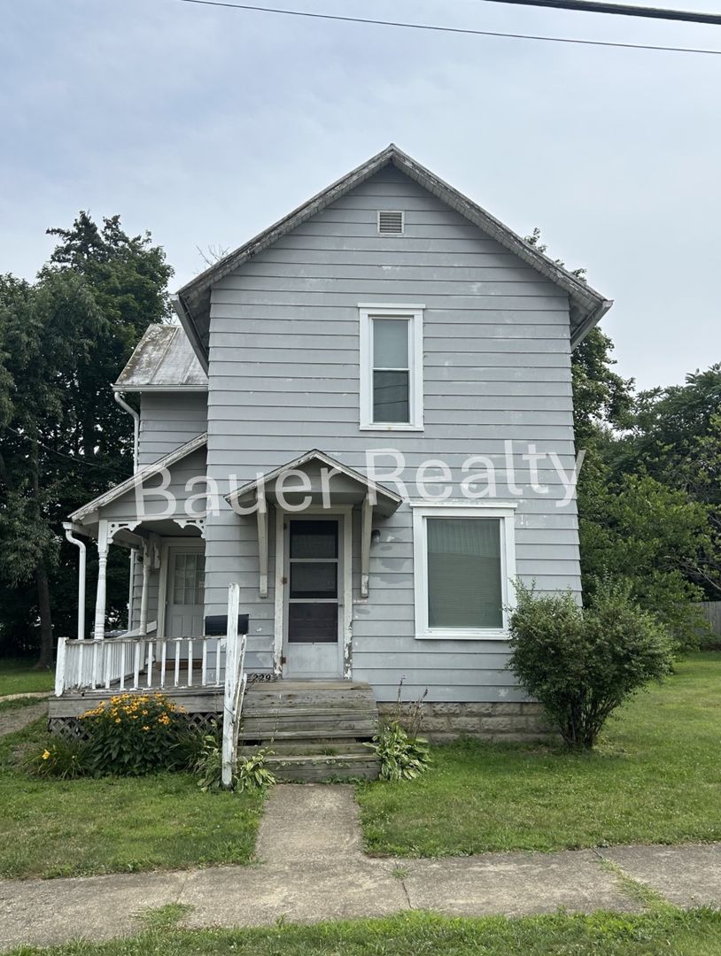 Ashland House: 229 Ohio Street