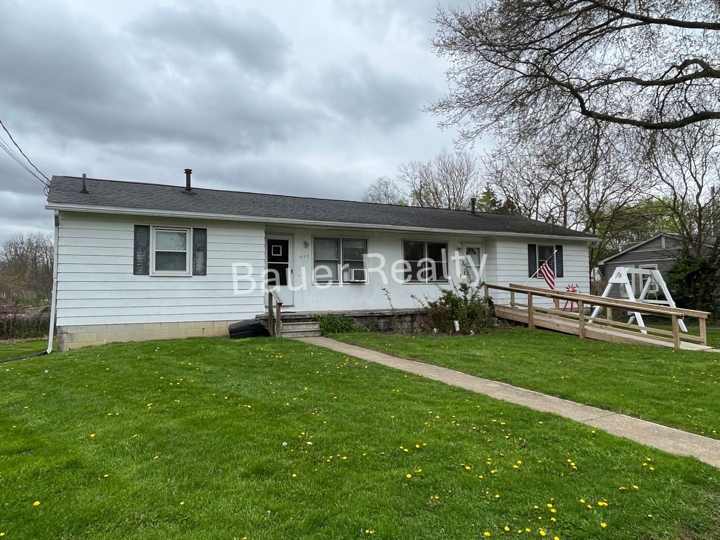 Ashland Apartment: 840-842 Scott Street