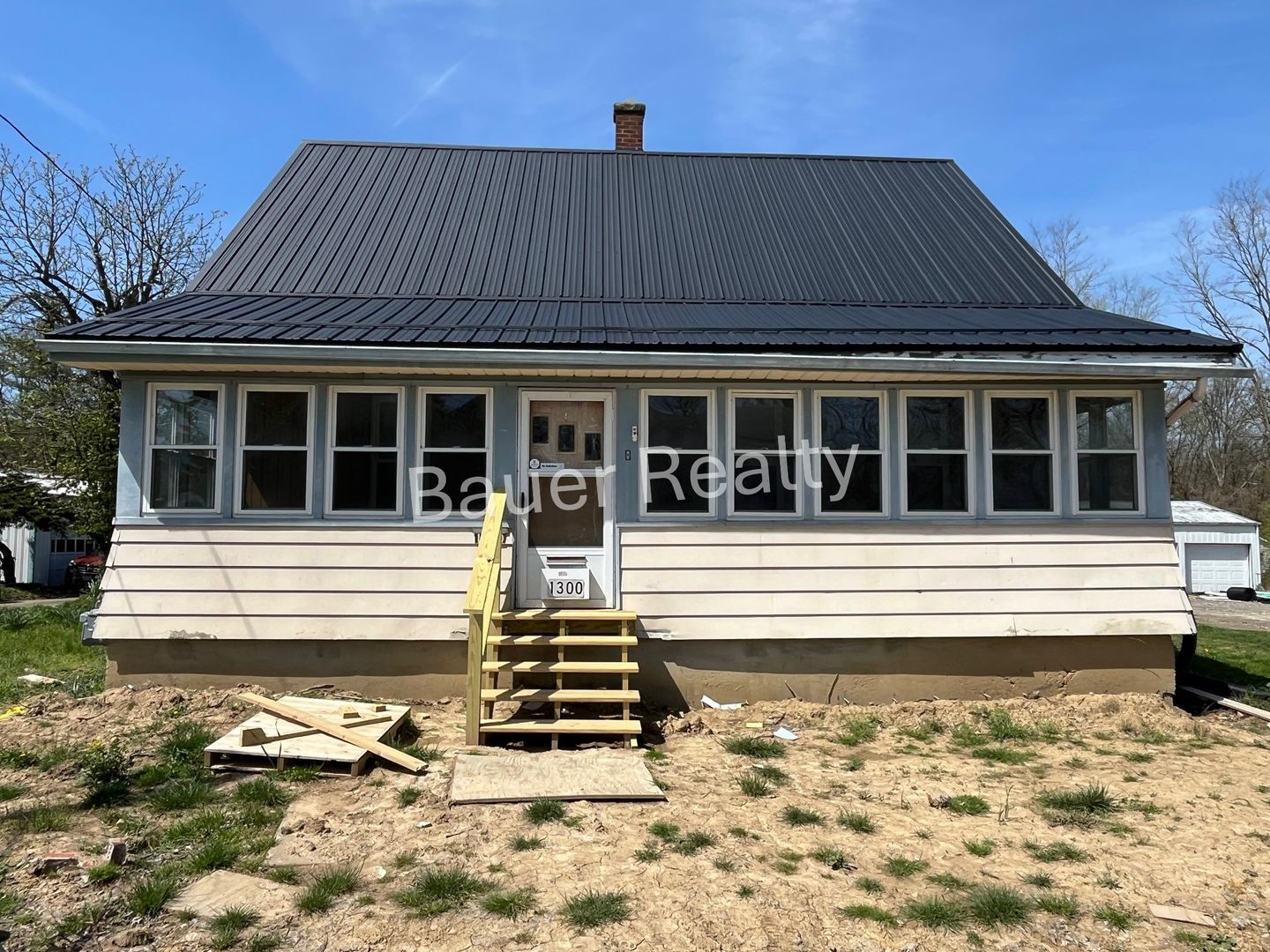 Ashland House: 1300 Myers Avenue