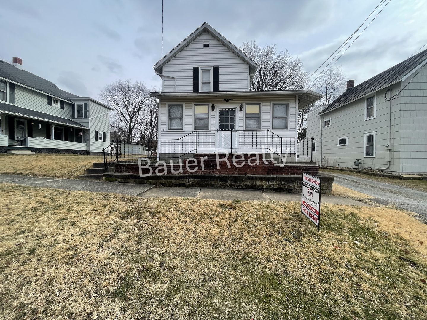 Ashland House: 229 Lindale Avenue