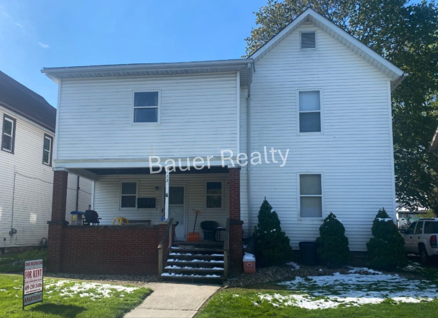Willard Apartment: 313 Woodland Ave
