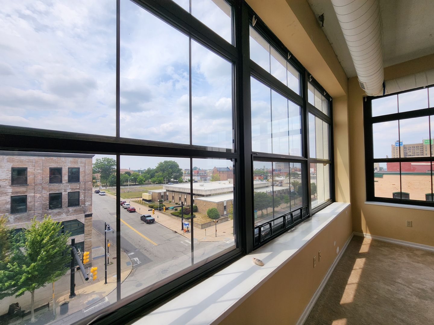 Down Town luxury condo is in a newly renovated building. High Rise Views of the City