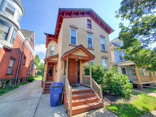 West Side Split-level two-story Two Bedroom Apartment Near Downtown Erie AVAILABLE NOW – photo 1