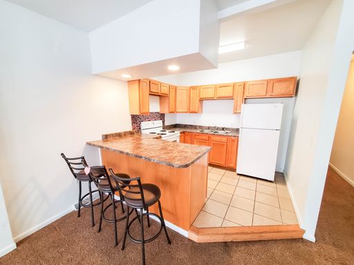 This 3-bedroom apartment at 8th & Sassafras is located right next to Morosky, putting you close to everything you need. – photo 1