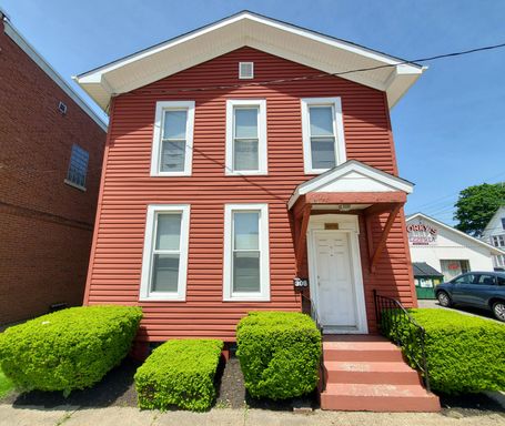 Four Bedroom House, Close to Gannon University AVAILABLE 08/10/2027 – photo 1