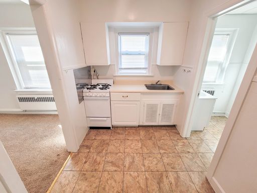Studio Apartment / Close to Gannon University / Utilities not included Available NOW