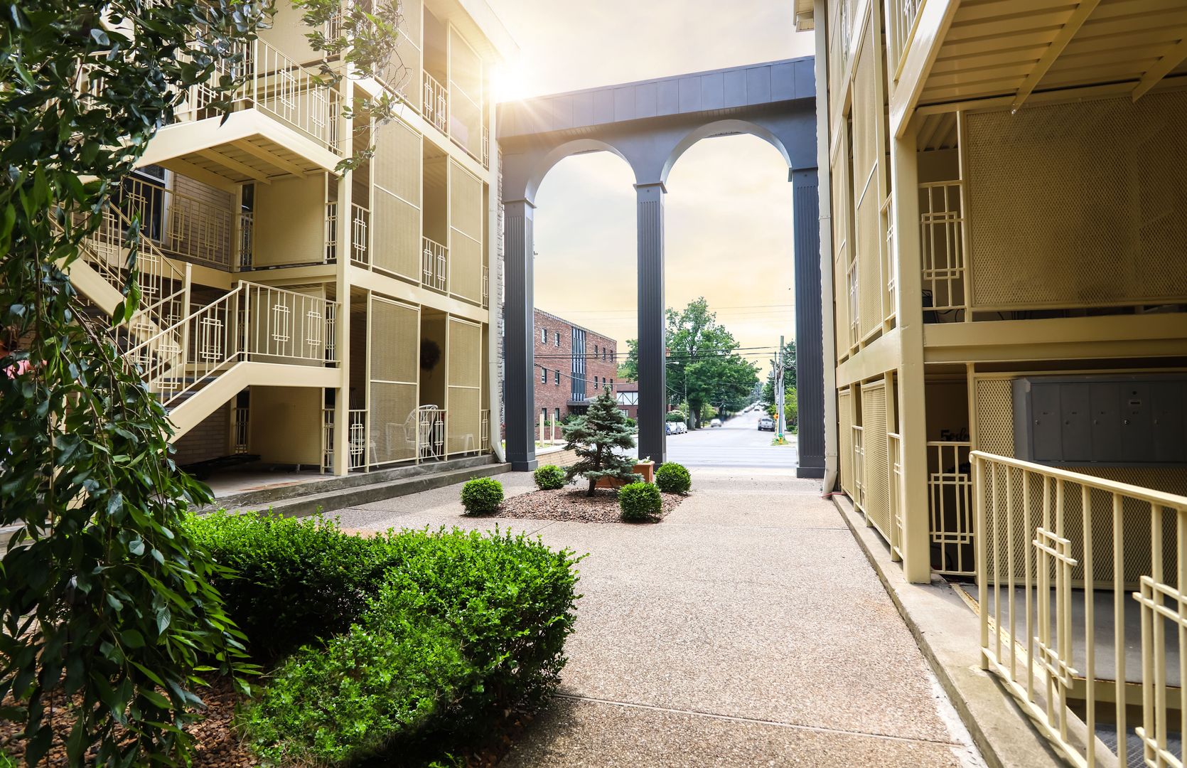 Lexington Apartment: 521/527 E. Main Street
