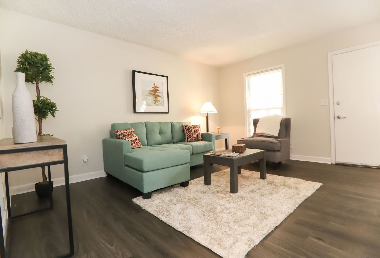 Lexington Apartment: 521/527 E. Main Street