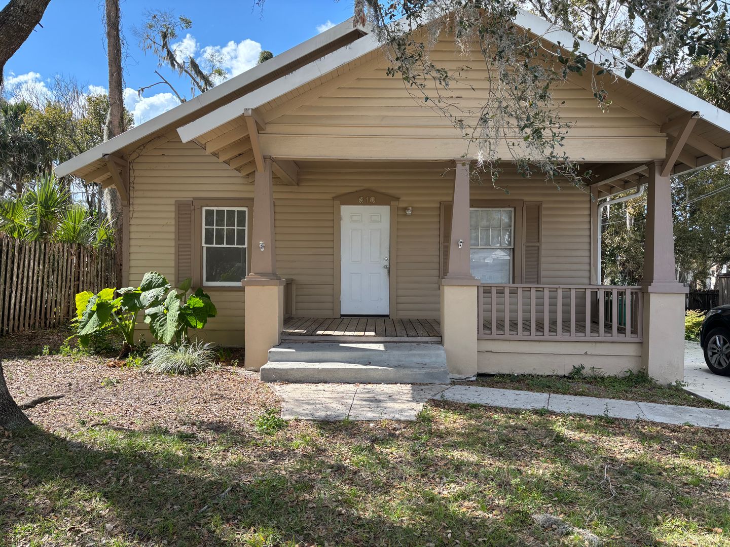 Deland Apartment: 310 S Clake St