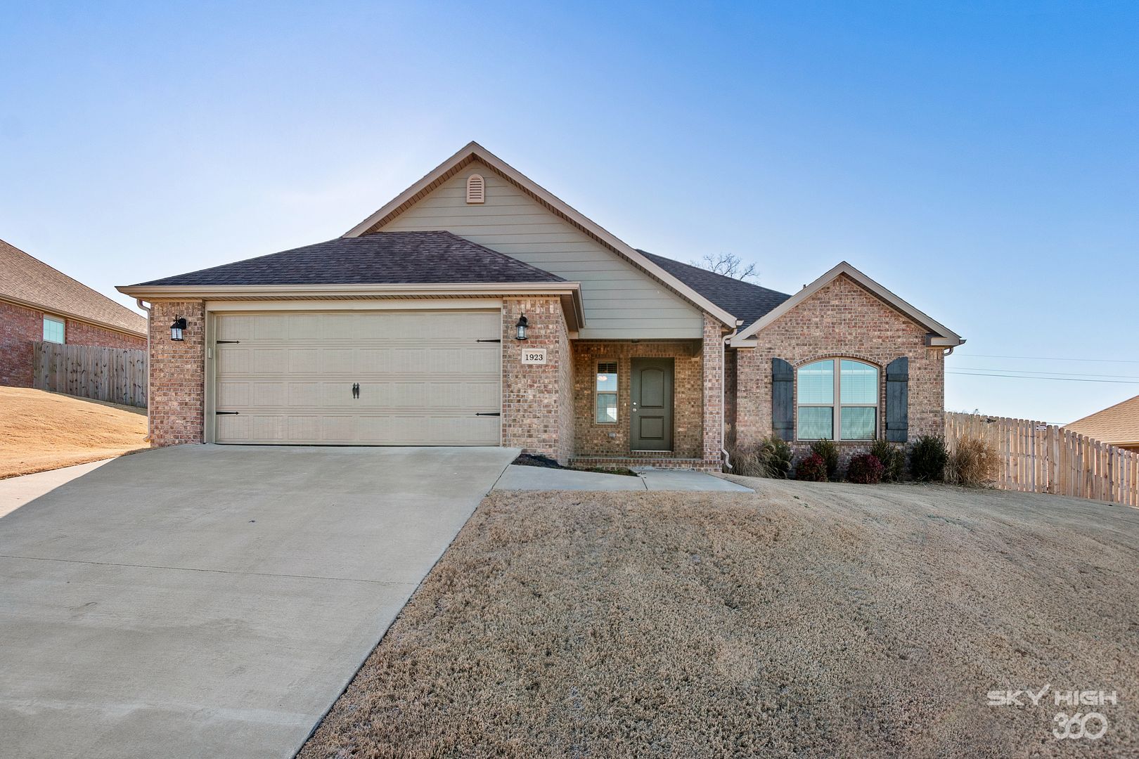 Lowell House: 1923 Price Ave.