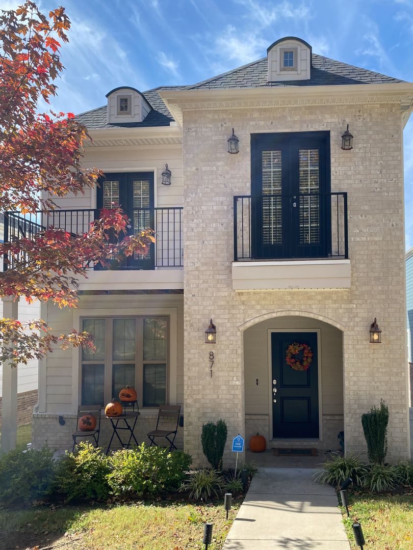 Fayetteville Apartment: 871 N Gregg Ave.