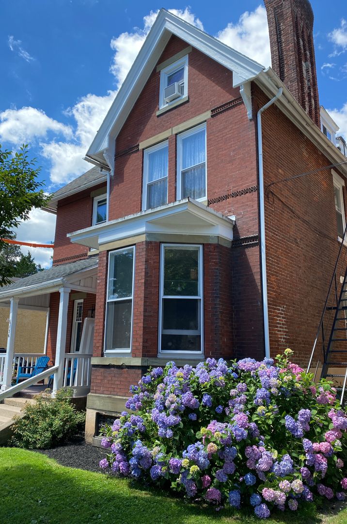 The Phoenixville Lofts-Upgraded Studio/1 bedroom