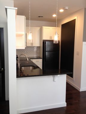 Merchants Lofts IV- Upgraded 1 Bedrooms
