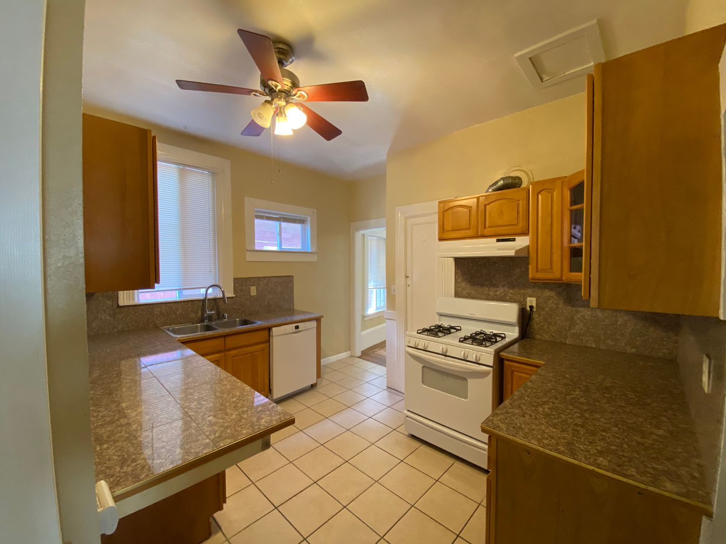 Oakland Apartment: 480 37th Street