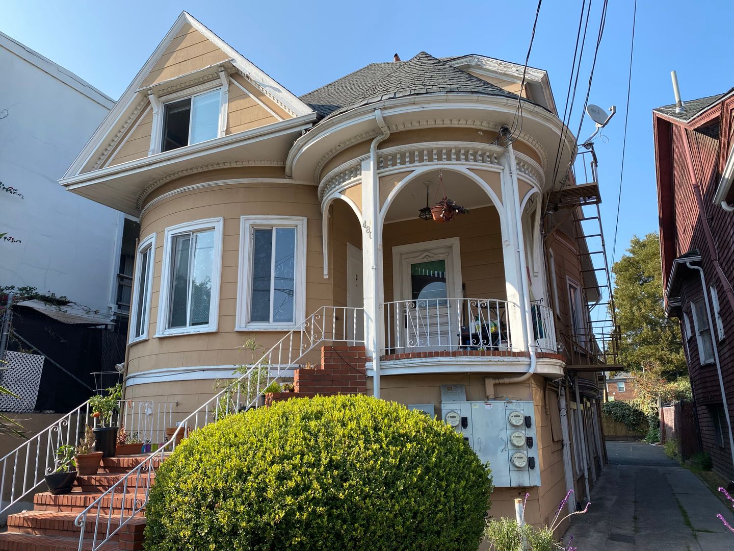 Oakland Apartment: 480 37th Street