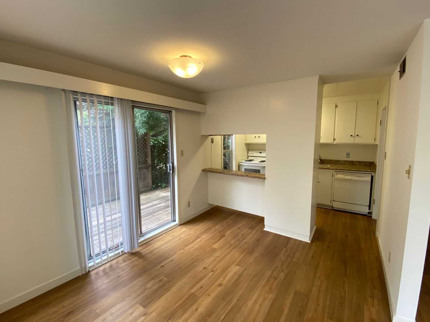 Oakland Apartment: 322 Monte Vista Ave