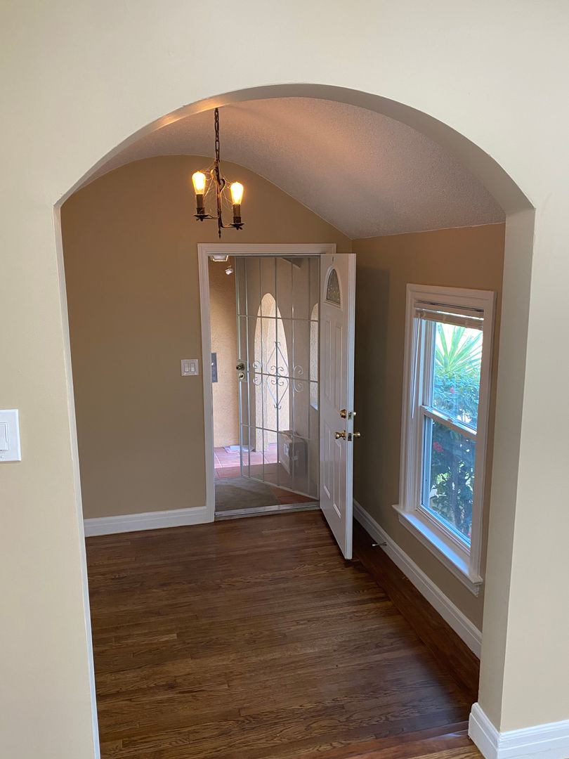 Oakland Apartment: 817 52nd Street