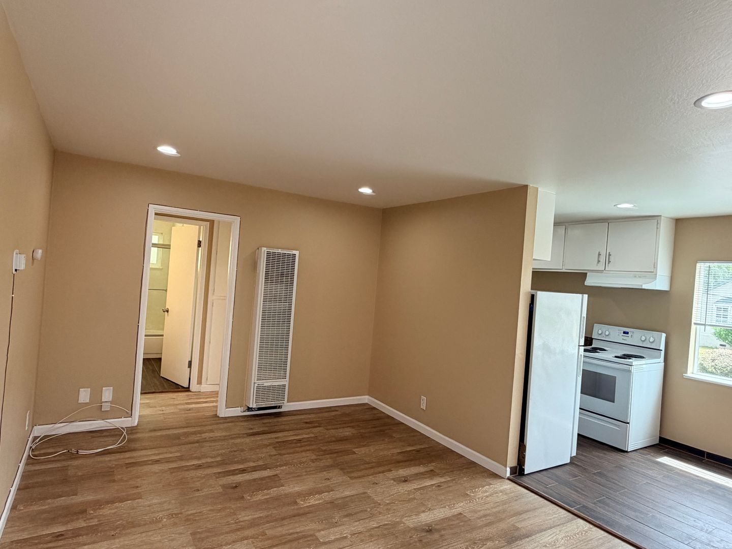 Oakland Apartment: 317 Warwick