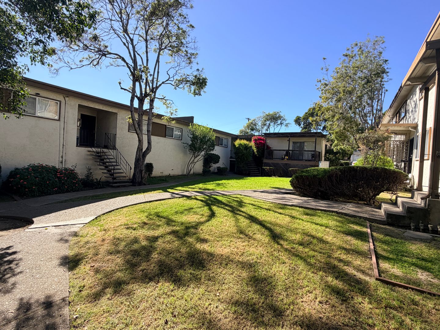 San Leandro Apartment: 1650 159th Ave