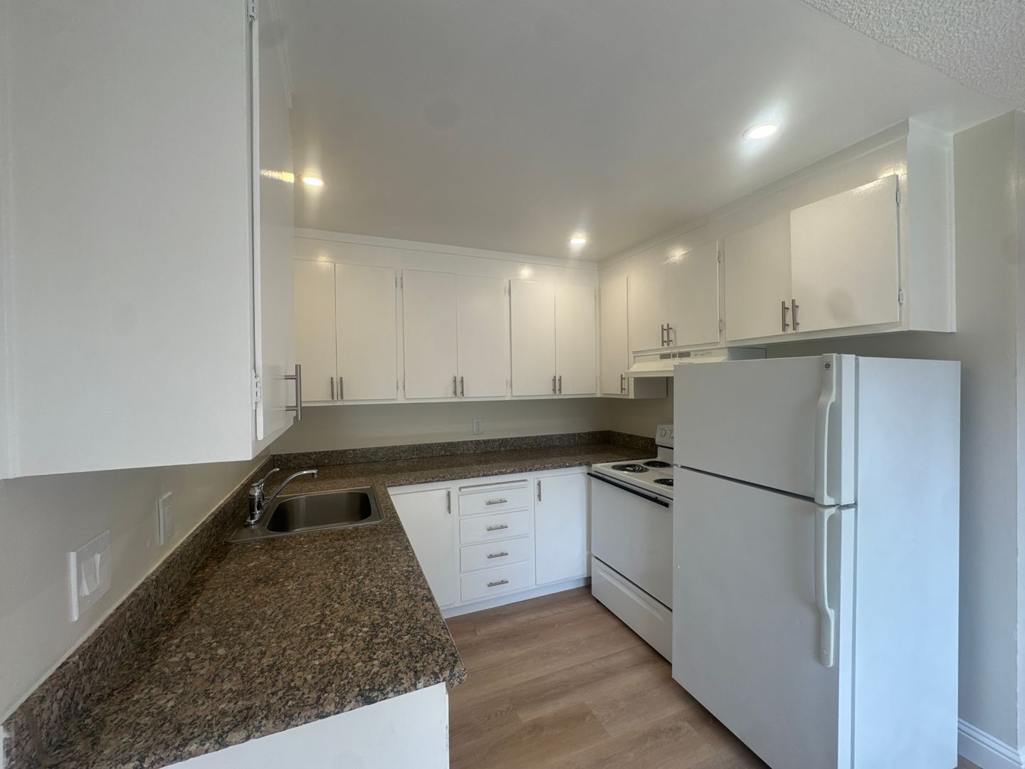 San Leandro Apartment: 1650 159th Ave