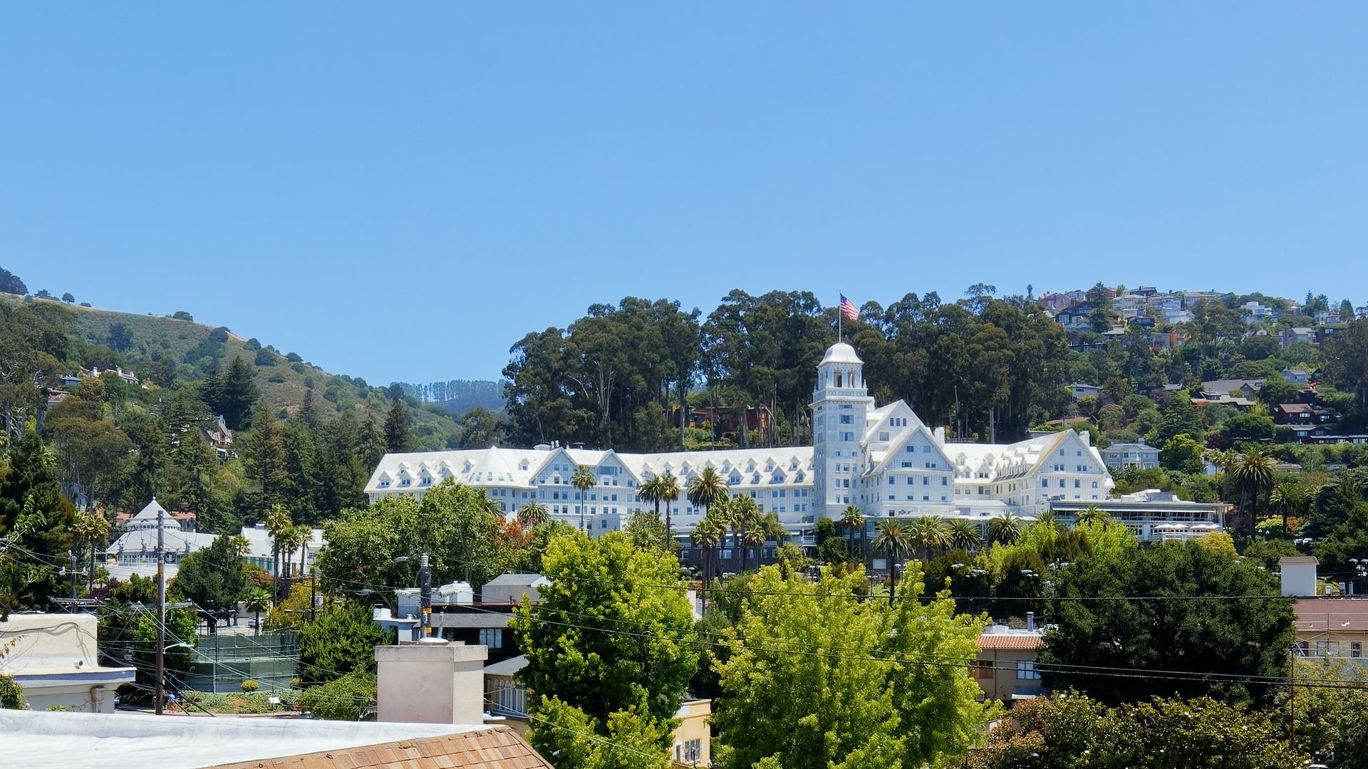 Berkeley Apartment: 2901 Claremont Ave